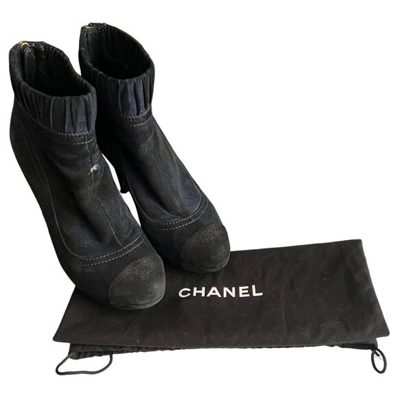 Chanel Blue Suede Ankle Boots, US7/IT 37 - Picture 16 of 16